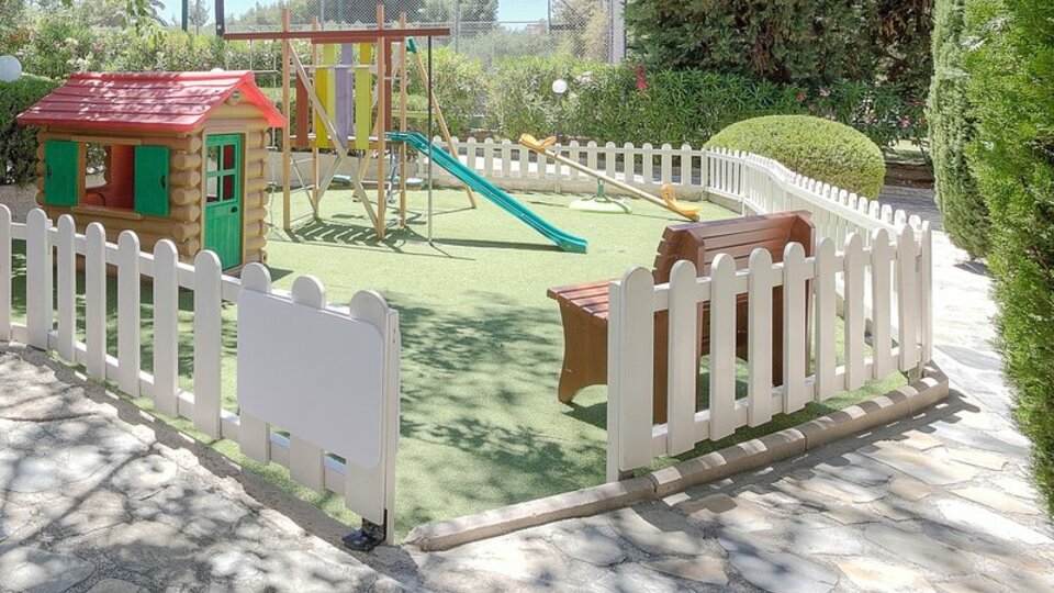 acrotel athena pallas - kids playground